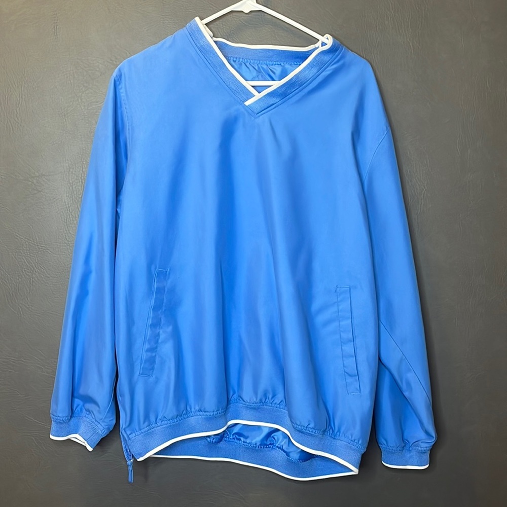 Trés Bien light blue pullover with side zipper detail 💙